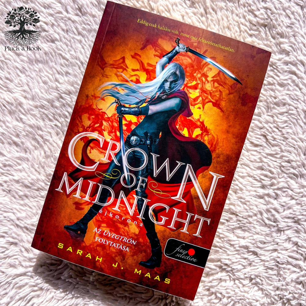 CROWN OF MIDNIGHT: Throne Of Glass series (Book 2) by Sarah J. Maas