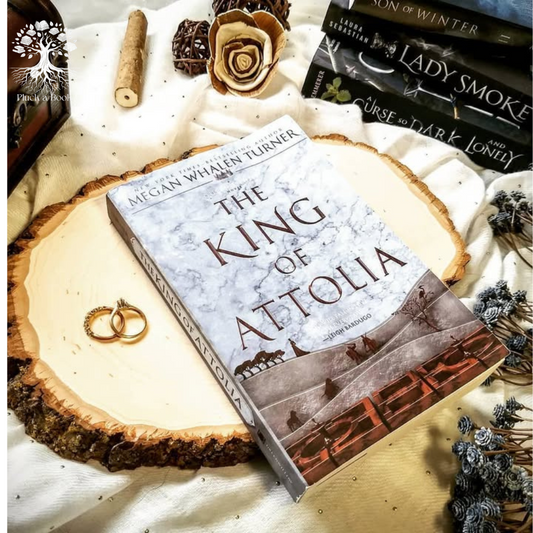 THE QUEEN OF ATTOLIA: Queen'S Thief Series (Book 2) by Megan Whalen Turner